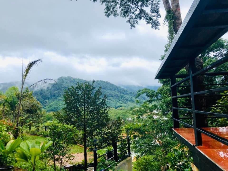 Baanhatsompaen Homestay Ранонг Екстериор снимка