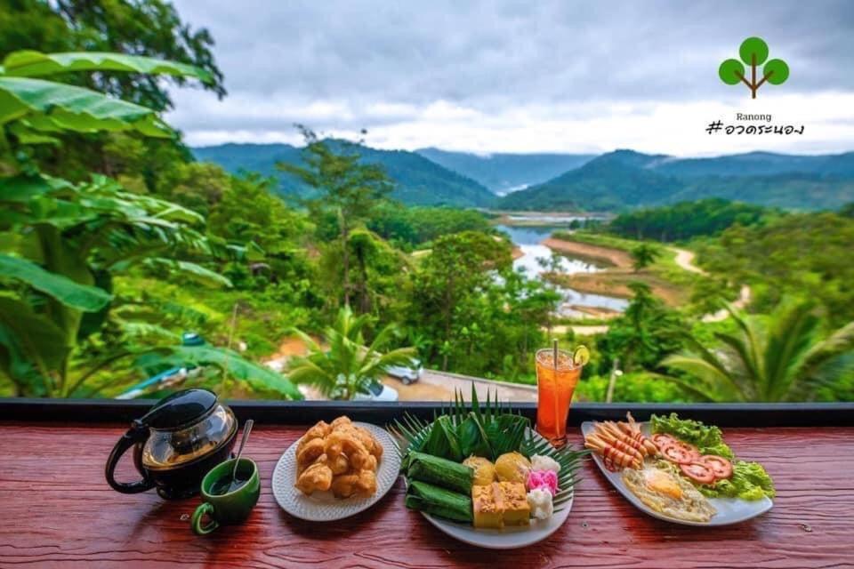 Baanhatsompaen Homestay Ранонг Екстериор снимка