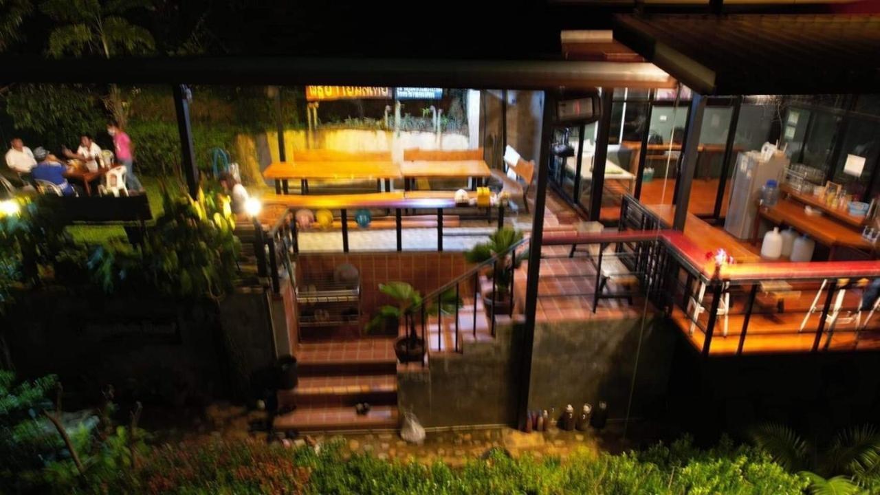 Baanhatsompaen Homestay Ранонг Екстериор снимка