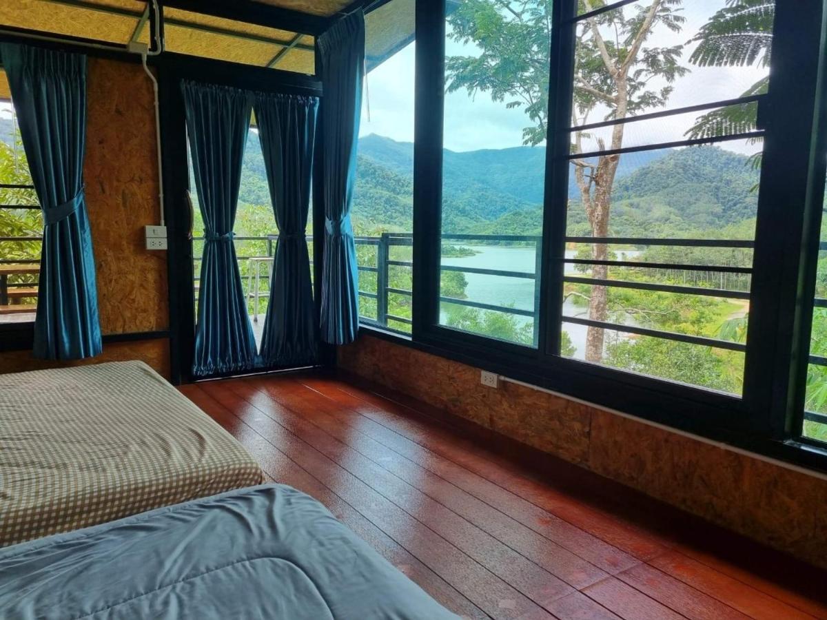 Baanhatsompaen Homestay Ранонг Екстериор снимка