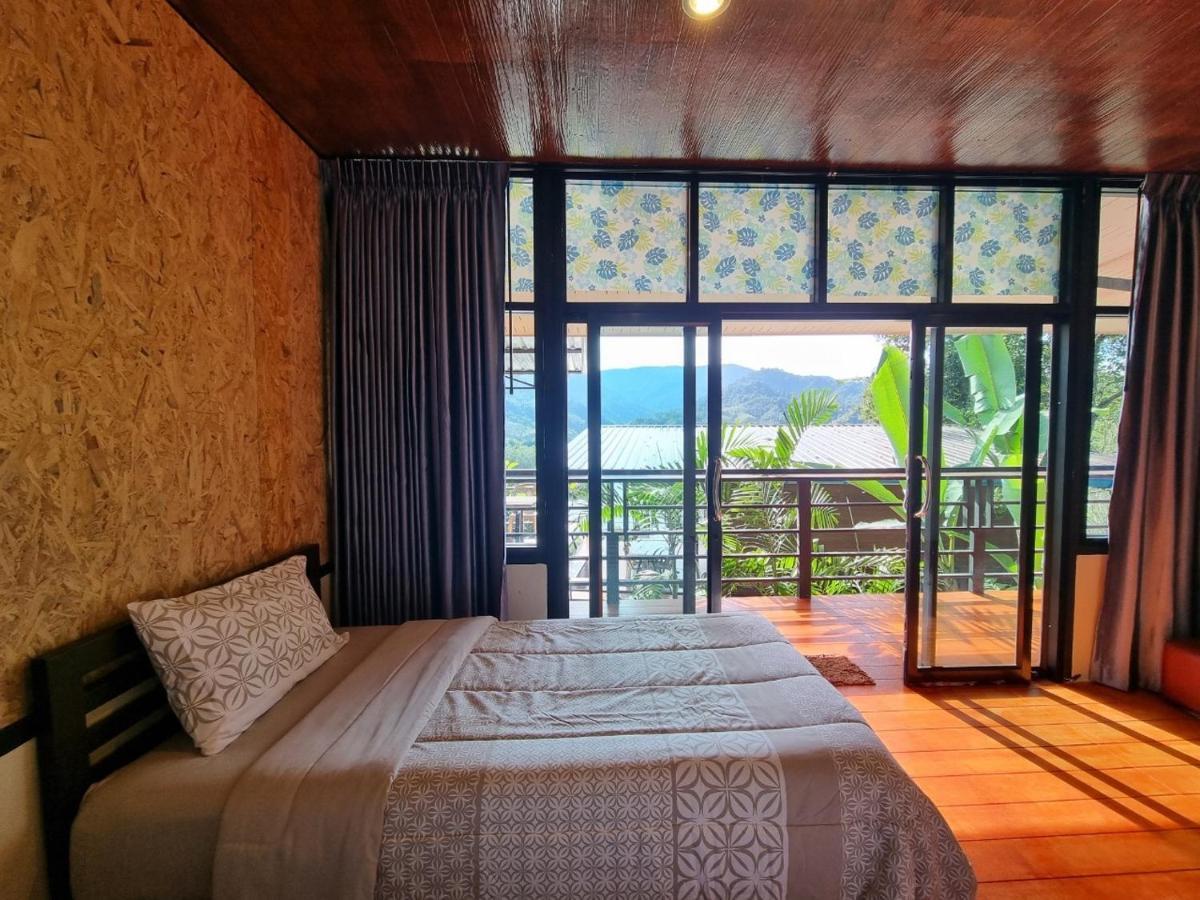 Baanhatsompaen Homestay Ранонг Екстериор снимка